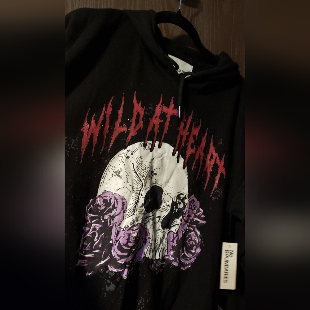 No Boundaries Black Wild At Heart Skull Hoodie - Picture 2 of 7